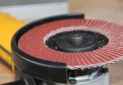 Круг лепестковый торцевой Ø125 P-150